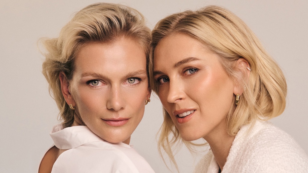 Zuzka Stráská a Zorka Hejdová Zuzka Stráská a Zorka Hejdová