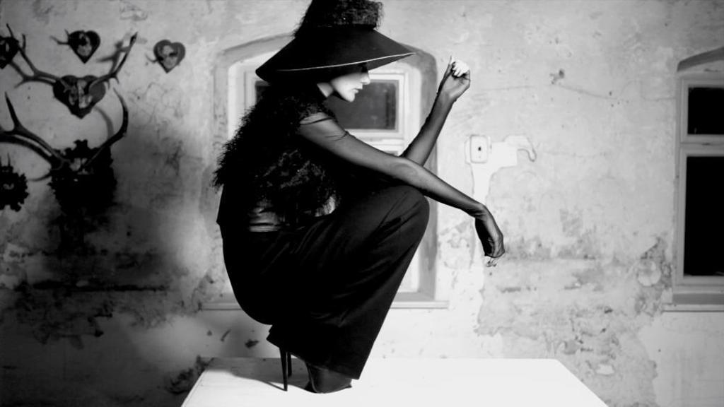 Exkluzivně na ELLE.cz: fashion film LaFormela Exkluzivně na ELLE.cz: fashion film LaFormela