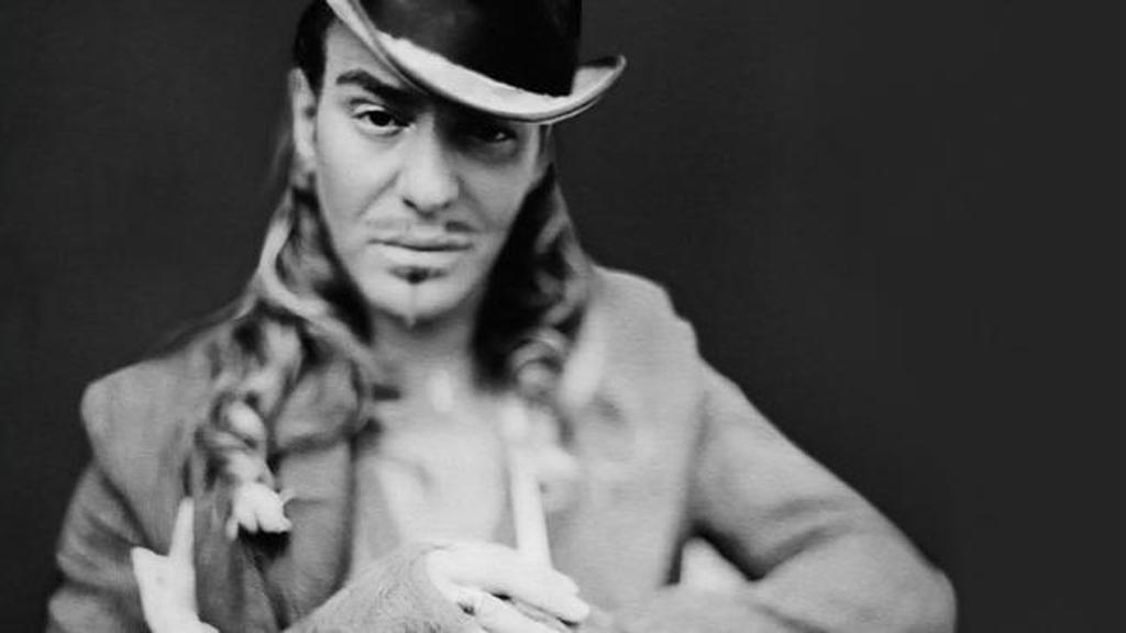 John Galliano u zpovědi: „Bylo to nejhorší, co jsem kdy řekl.“ John Galliano u zpovědi: „Bylo to nejhorší, co jsem kdy řekl.“