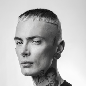 Vítězná práce Roberta Starého a Marka Metelky, kteří obsadili na mezinárodní kadeřnické soutěži One Shot Global Hair Awards první místo v kategorii pánských střihů