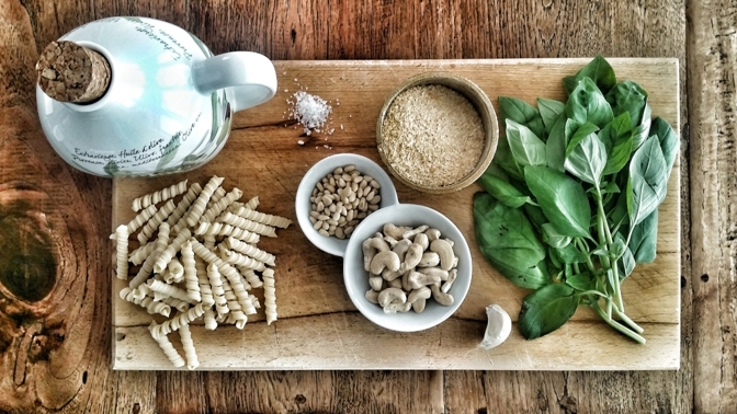 ELLE Menu: Těstoviny s domácím vegan pestem