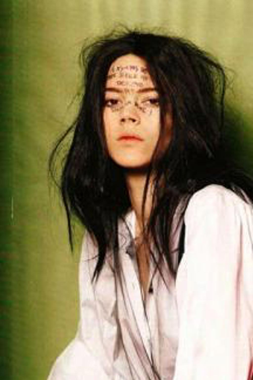 Nová kampaň Chanel v kočičím by Carine Roitfeld Nová kampaň Chanel v kočičím by Carine Roitfeld