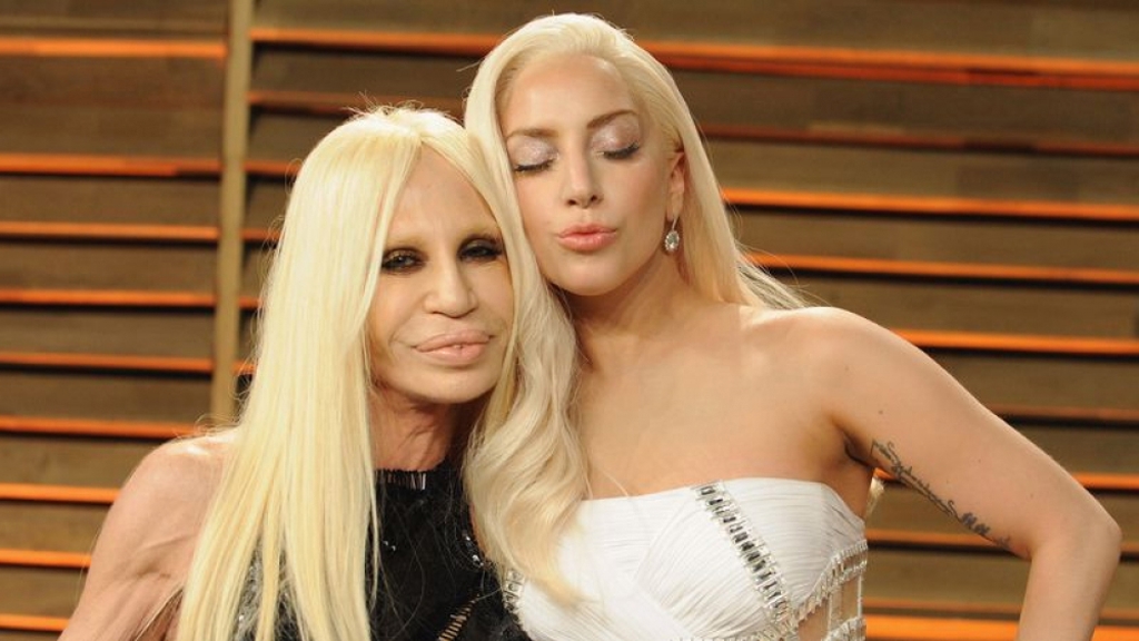 Lady Gaga bude hrát svoji kamarádku Donatellu Versace