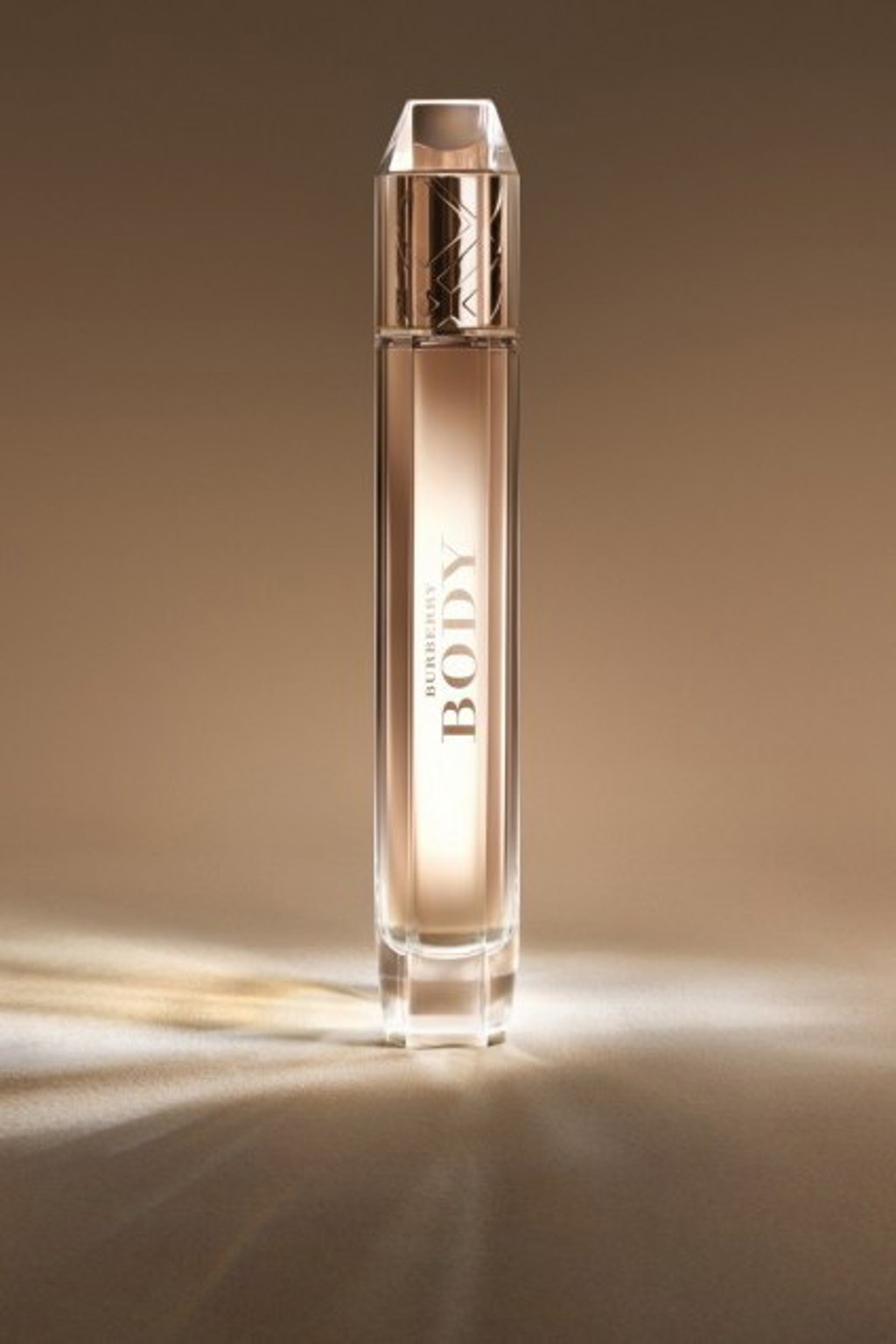 Dnes uvedení nové vůně! Burberry dnes odhaluje svůj Body Dnes uvedení nové vůně! Burberry dnes odhaluje svůj Body