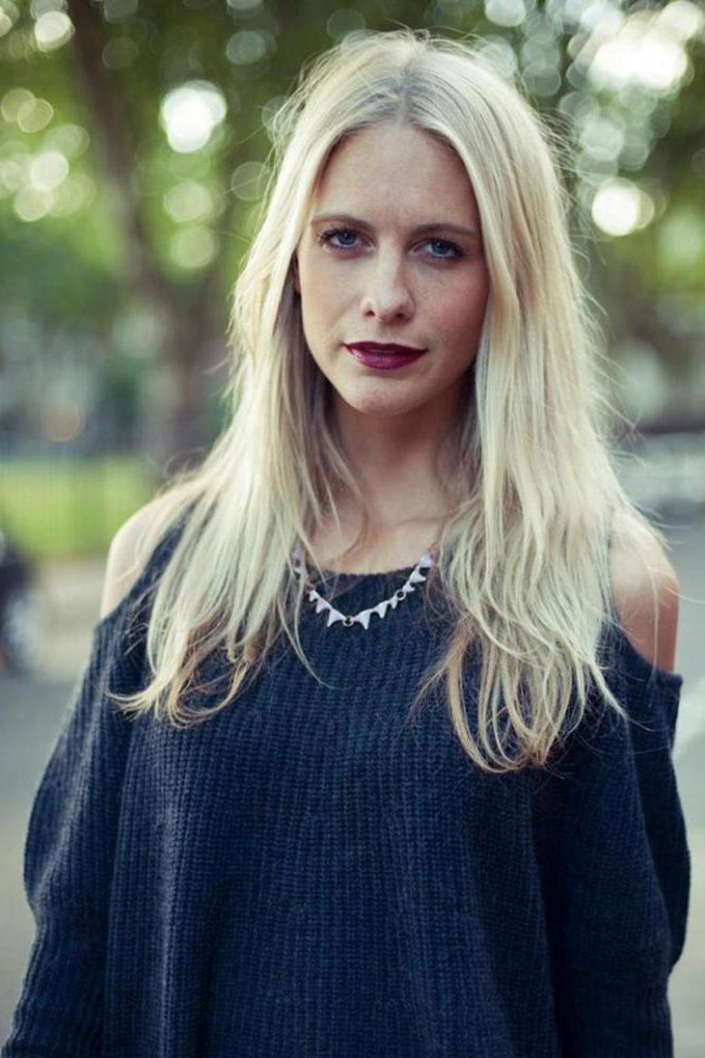 Odhaleno: Co skrývá make-up taštička Poppy Delevingne? Odhaleno: Co skrývá make-up taštička Poppy Delevingne?