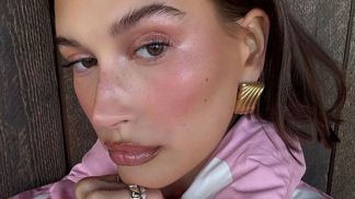 Hailey Bieber
