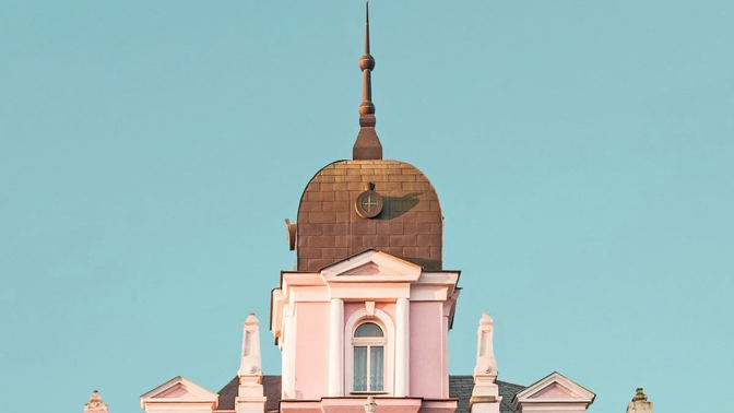 @AccidentallyWesAnderson/Valentina Jacks