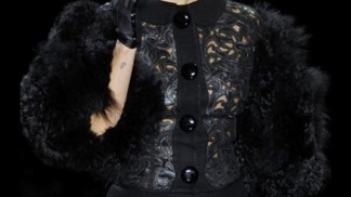 Kate Moss a Lady Gaga: Móda s vůní nikotinu