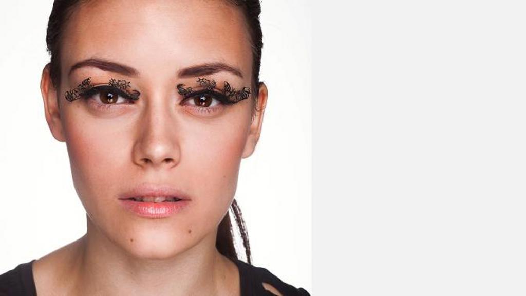 Make-up tutorial: efektní líčení na halloweenskou party Make-up tutorial: efektní líčení na halloweenskou party