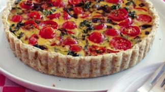 Koláč s cherry rajčátky, tymiánem a slaninou