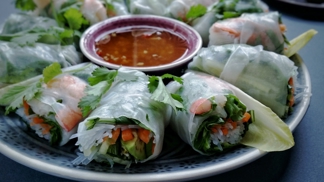 ELLE Menu: Avokádové a krevetové springrolls