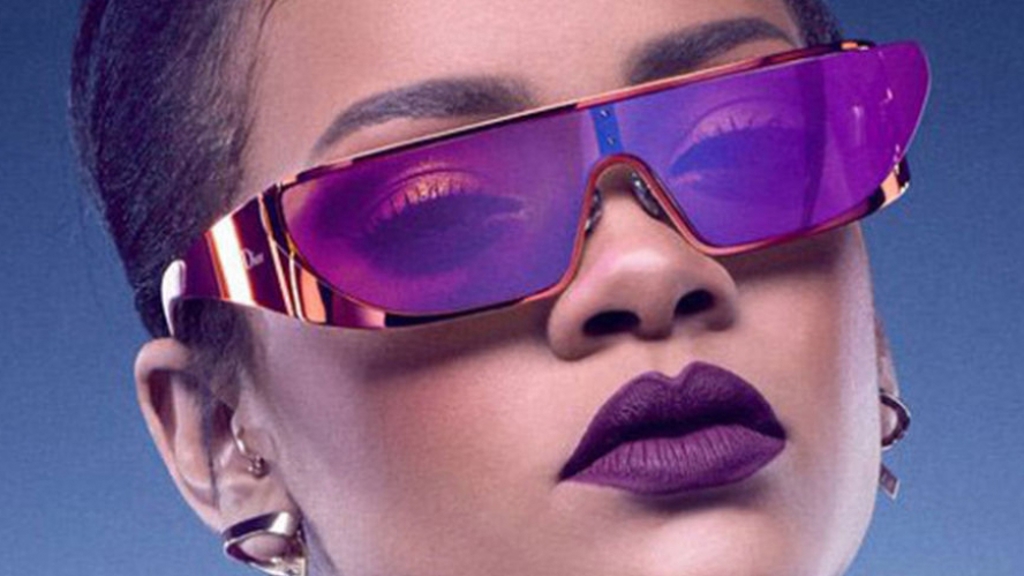 Dior miluje Rihannu a vy ty brýle musíte mít!