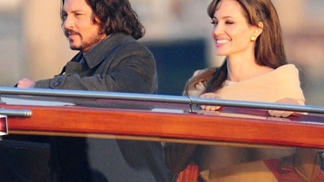 Trailer: Johnny Depp v síti intrik Angeliny Jolie