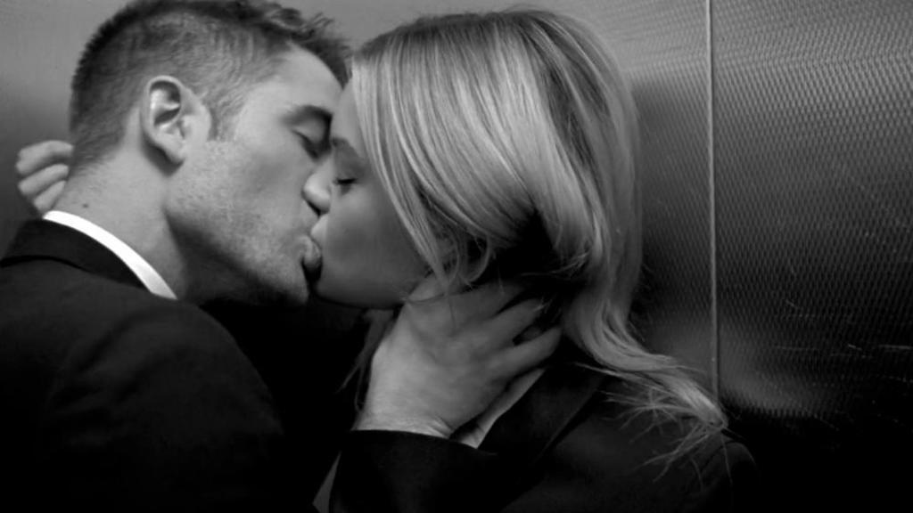 Módní střípky: Robert Pattinson pro Dior, Gisele zpívá pro H&M a vítězky Elite Model Look