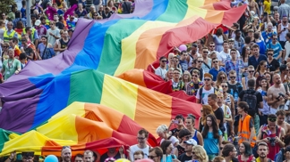 Dnes se slaví, dnes se tančí, ať žije Prague Pride! Co dnes posloucháme?