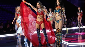 Nejvíc sexy looky z přehlídky Victoria's Secret show 2017 v Číně