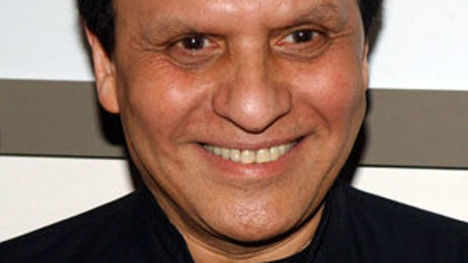 Azzedine Alaïa se pustil do Karla Lagerfelda