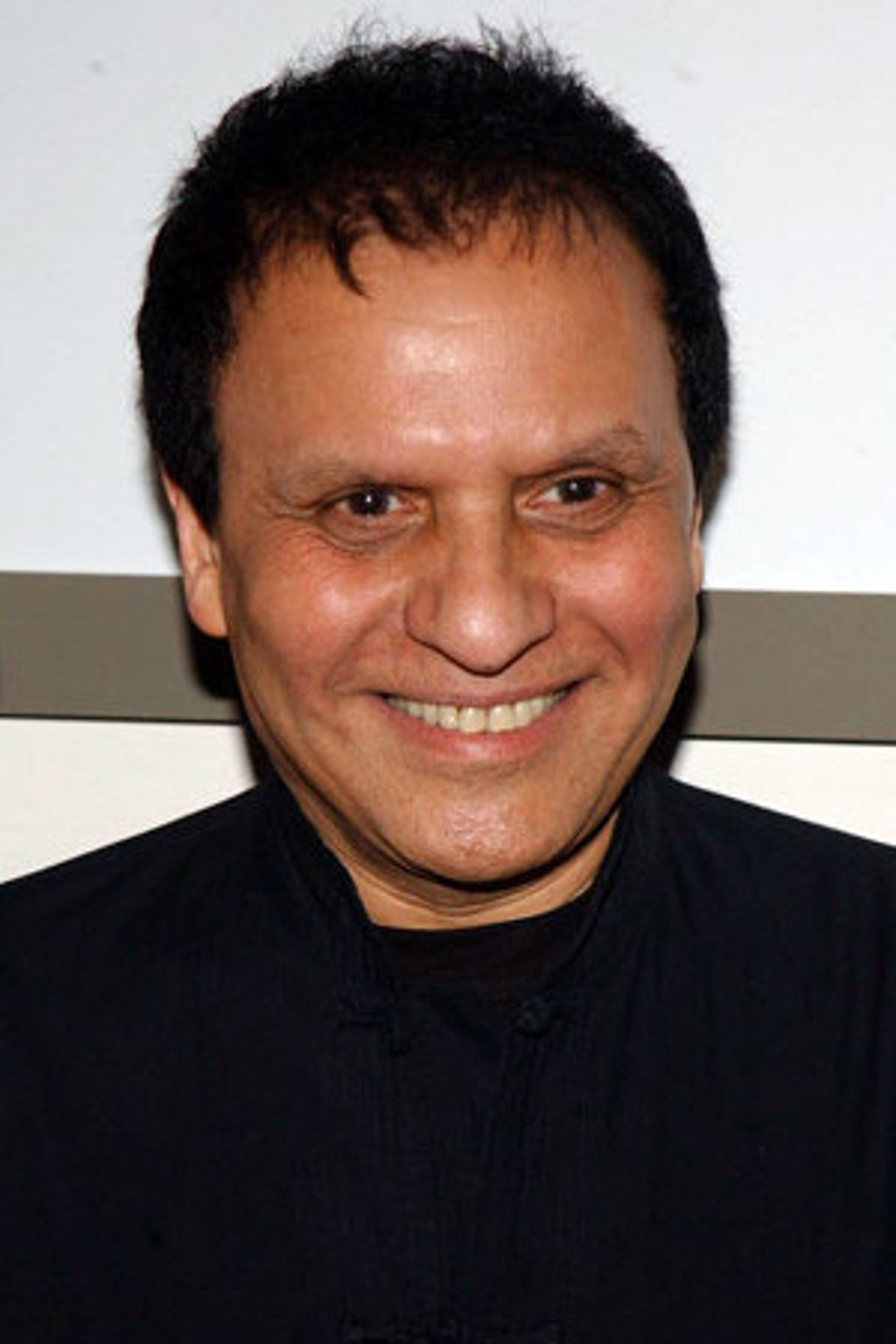 Azzedine Alaïa se pustil do Karla Lagerfelda Azzedine Alaïa se pustil do Karla Lagerfelda