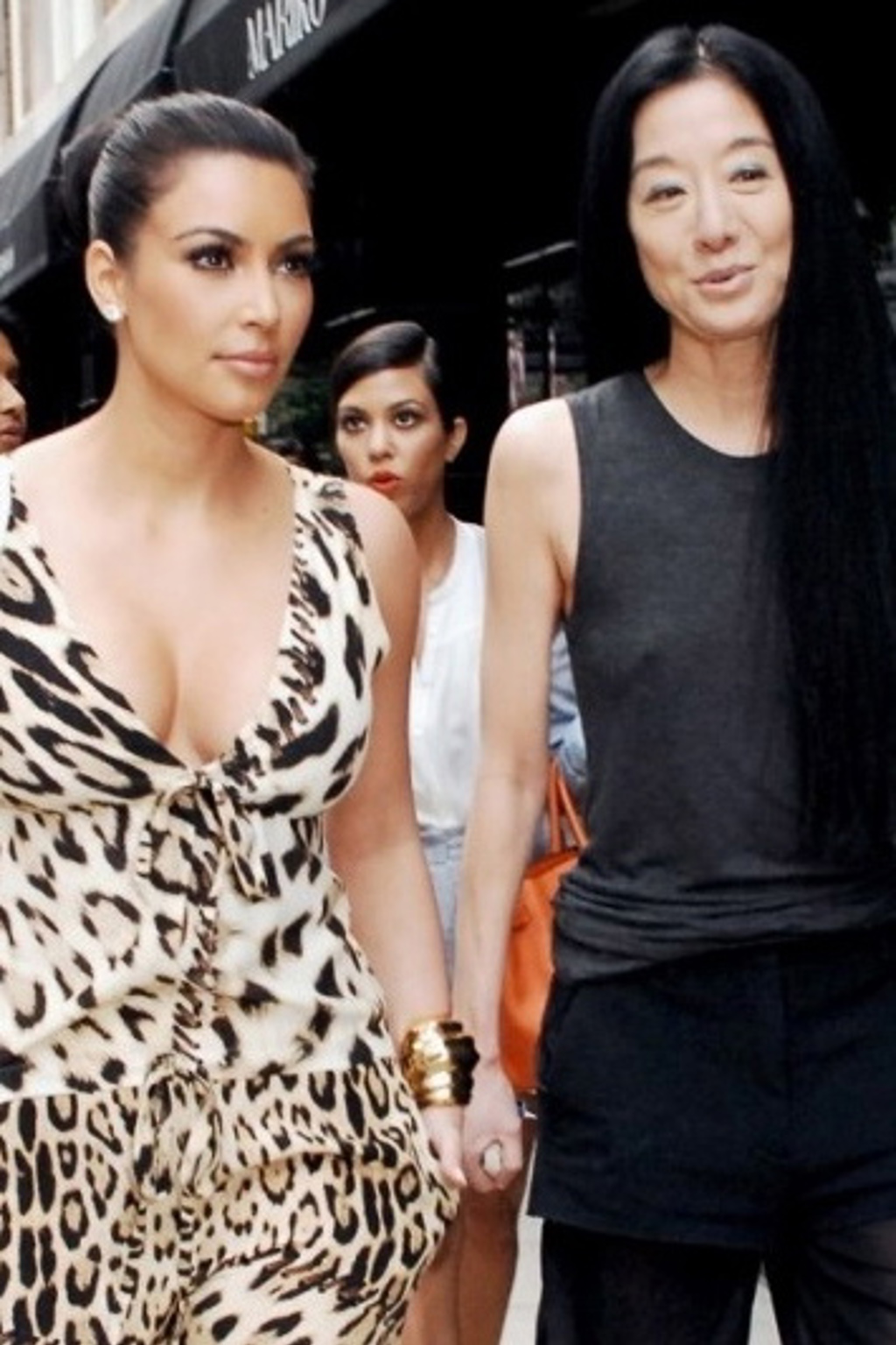 Tajemství svatebních šatů Kim Kardashian odhaleno!