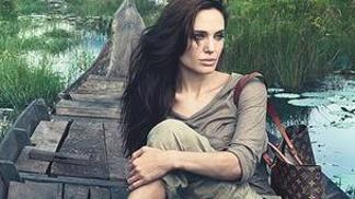 První fotka je na světě: Angelina Jolie pro Louis Vuitton