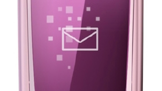 S růžovou Nokií 7020 budete stylově online