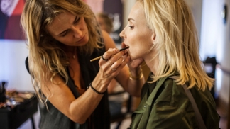 3 beauty triky s rtěnkou podle Ivany Tokárske
