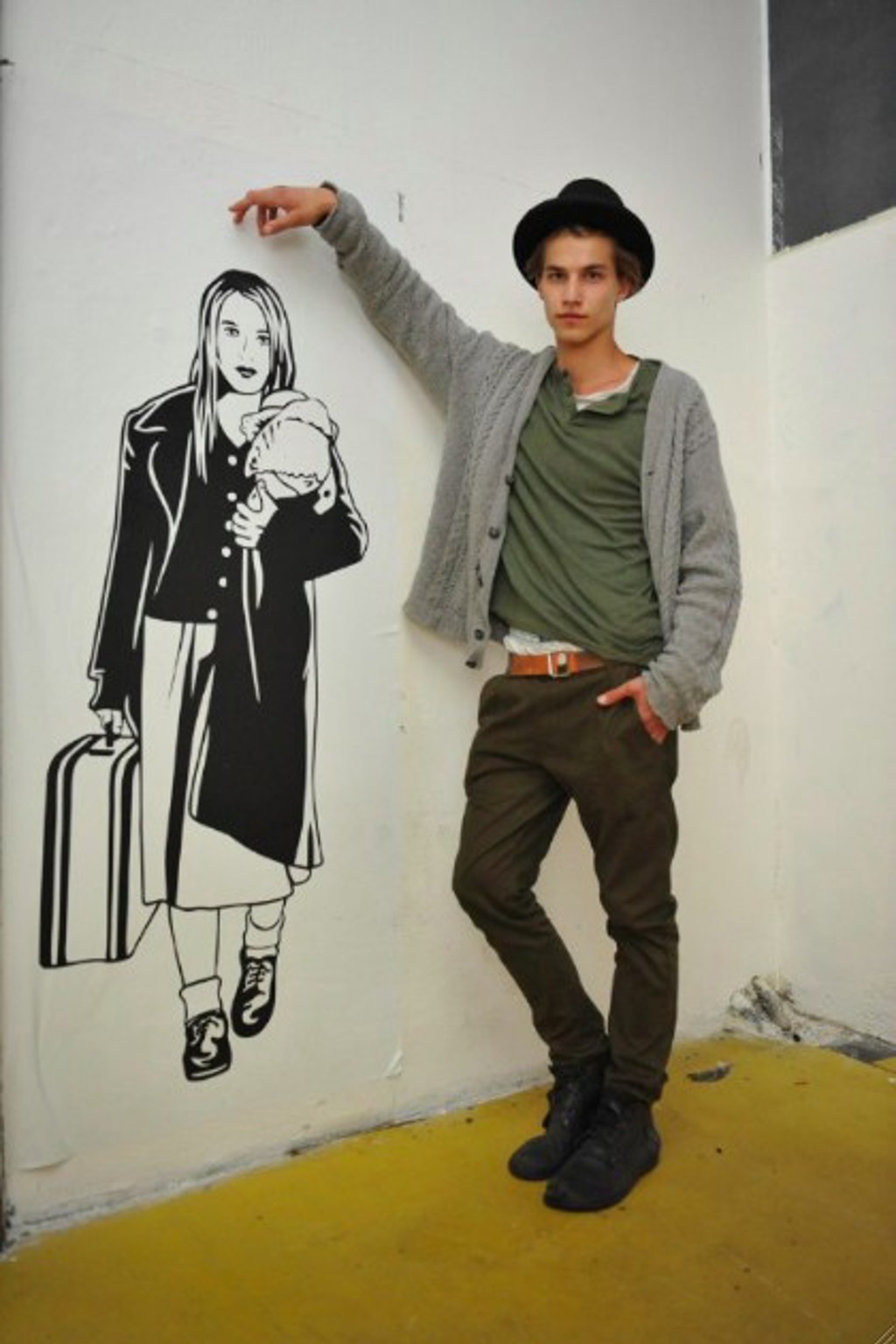 Street style z KARLOVÝCH VARŮ: Pátek. Kluk v klobouku Street style z KARLOVÝCH VARŮ: Pátek. Kluk v klobouku