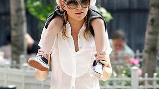 Hollywood se rozmnožuje: Kate Hudson čeká druhé dítě