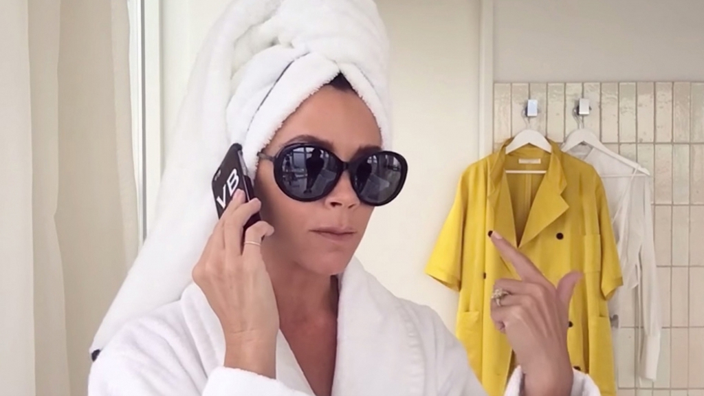 Victoria Beckham & 5 věcí, které napsala svému mladšímu já Victoria Beckham & 5 věcí, které napsala svému mladšímu já