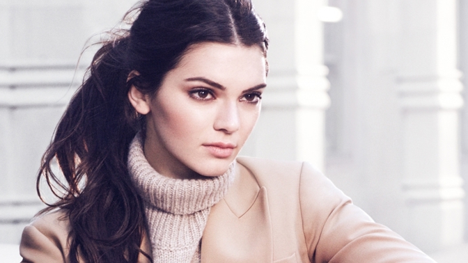 Jak nosit rolák podle Kendall Jenner