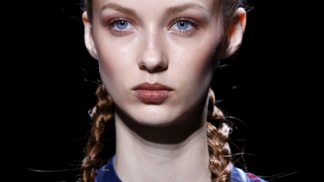 Cool make-up, na který vám stačí jen dva produkty