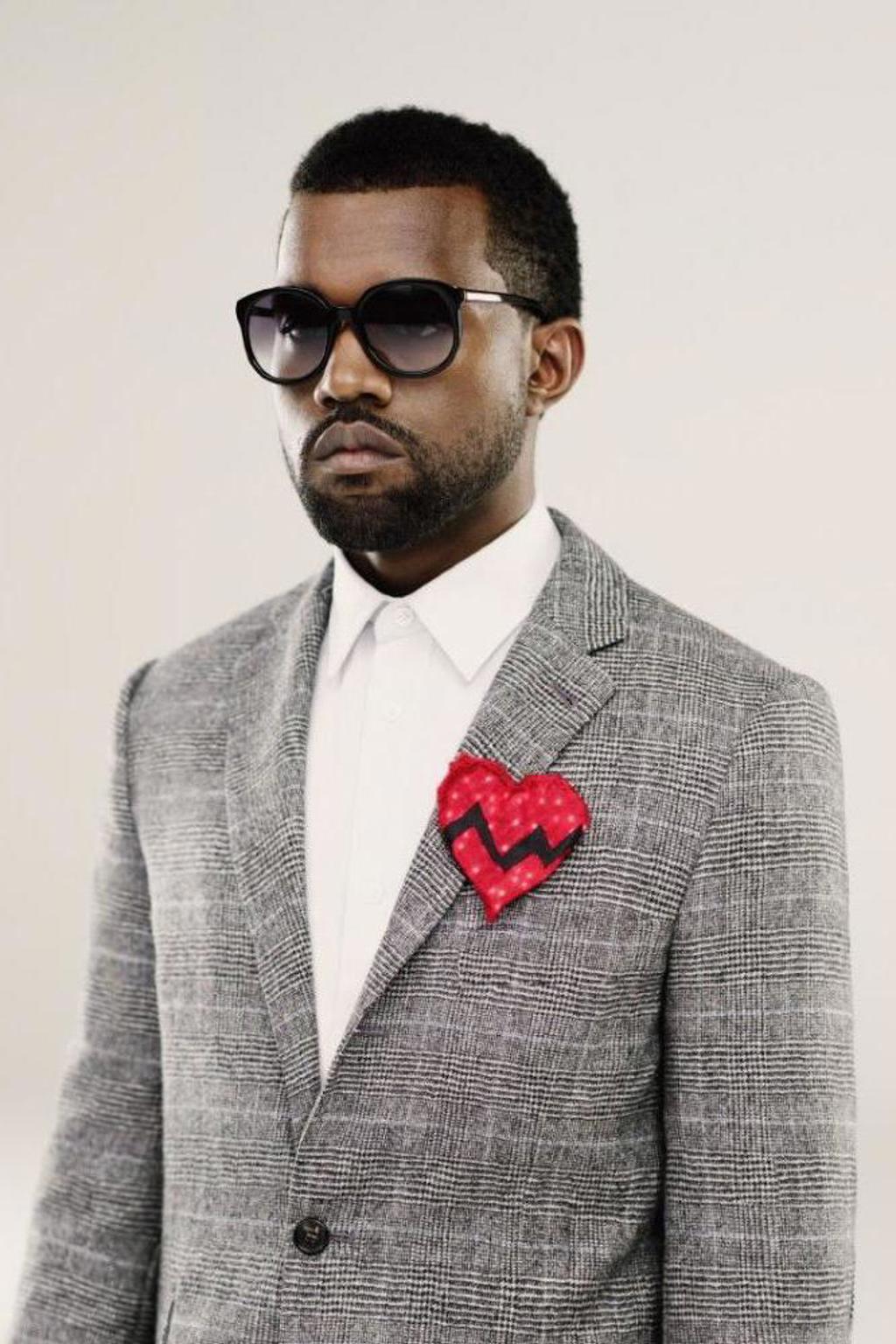 Kanye West se neúspěšně snažil infiltrovat na několik přehlídek Kanye West se neúspěšně snažil infiltrovat na několik přehlídek