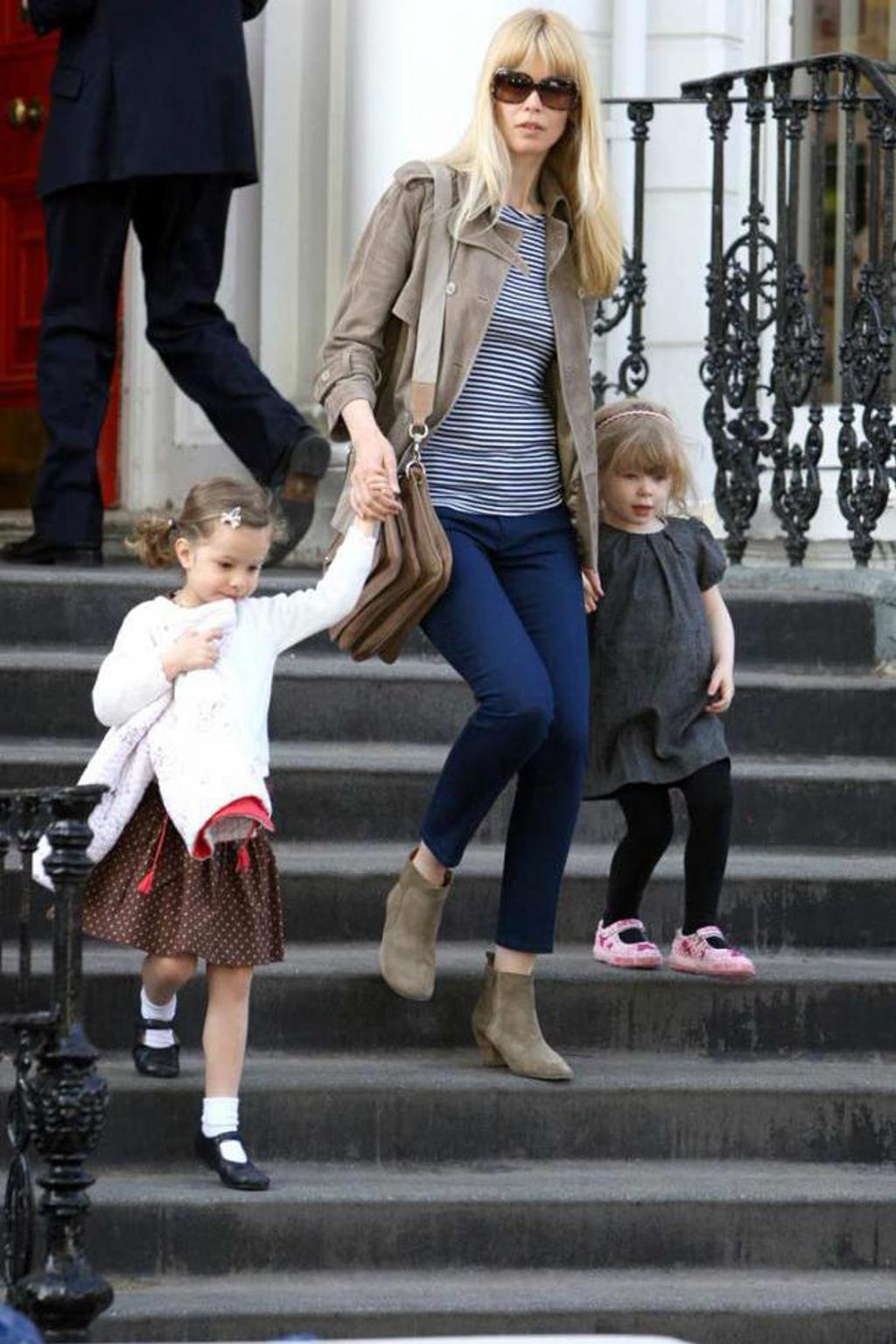 Claudia Schiffer navrhuje vlastní kolekci Claudia Schiffer navrhuje vlastní kolekci