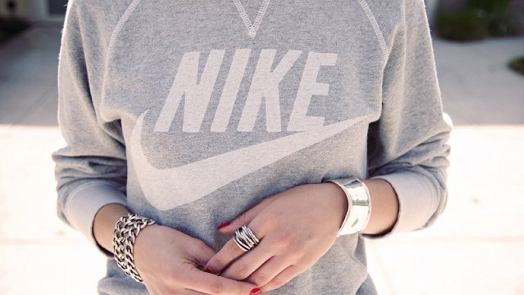 (H)ELLE CVIČÍ S NIKE: PROČ SI BEAUTY REDAKTORKA ZUZKA NEVZALA PODPATKY ANI NA VIP PARTY S KAROLÍNOU KURKOVOU? (H)ELLE CVIČÍ S NIKE: PROČ SI BEAUTY REDAKTORKA ZUZKA NEVZALA PODPATKY ANI NA VIP PARTY S KAROLÍNOU KURKOVOU?