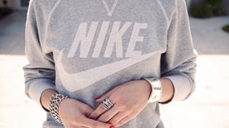 (H)ELLE CVIČÍ S NIKE: PROČ SI BEAUTY REDAKTORKA ZUZKA NEVZALA PODPATKY ANI NA VIP PARTY S KAROLÍNOU KURKOVOU?