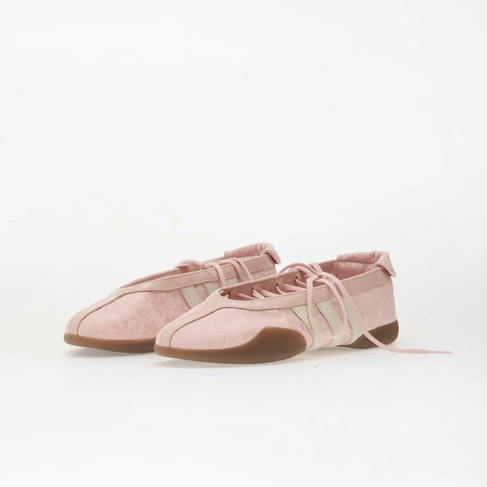 Baleríny Adidas Taekwondo Mei Ballet, 1 889 Kč, prodává Footshop.cz
