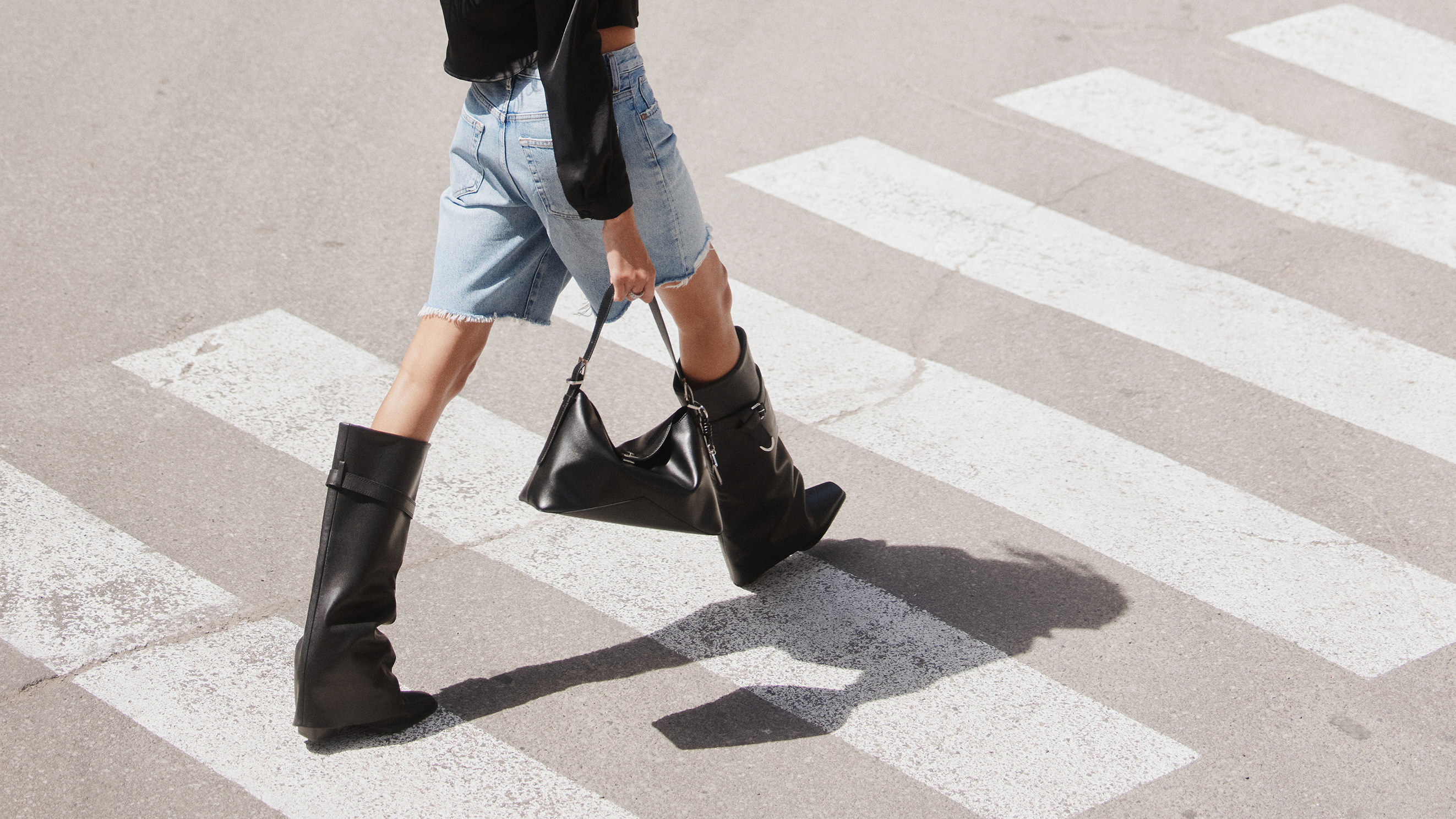 Redakční výběr trendy typů kozaček, které můžete nosit už nyní v přechodném období: Krokodýlí, slouchy i biker