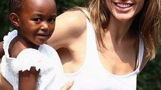 Angelina Jolie se znovu vrátila na Haiti