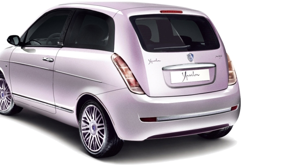 Auto Elle: Zářivá perla silnic Auto Elle: Zářivá perla silnic