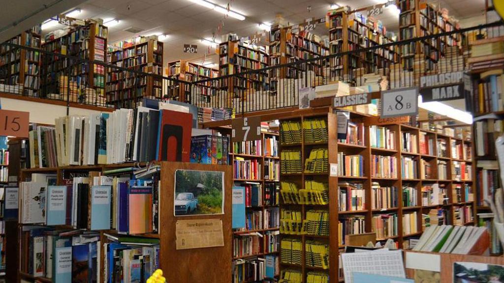 VELKÝ KNIŽNÍ ČTVRTEK: JARNÍ BESTSELLERY JSOU TU! VELKÝ KNIŽNÍ ČTVRTEK: JARNÍ BESTSELLERY JSOU TU!