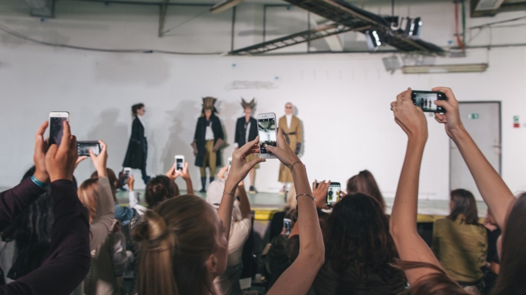 4 aplikace, které potřebujete během fashion weeku 4 aplikace, které potřebujete během fashion weeku