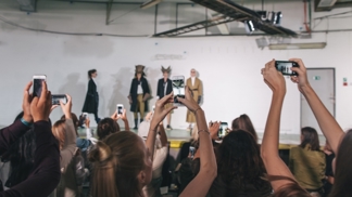 4 aplikace, které potřebujete během fashion weeku