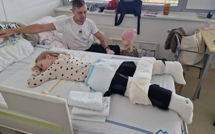 Jasmínku čekají další operace i náročné rehabilitace.