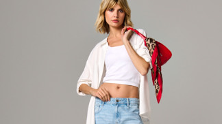 Estetika Y2K v módě – popularita baggy jeans s nízkým pasem