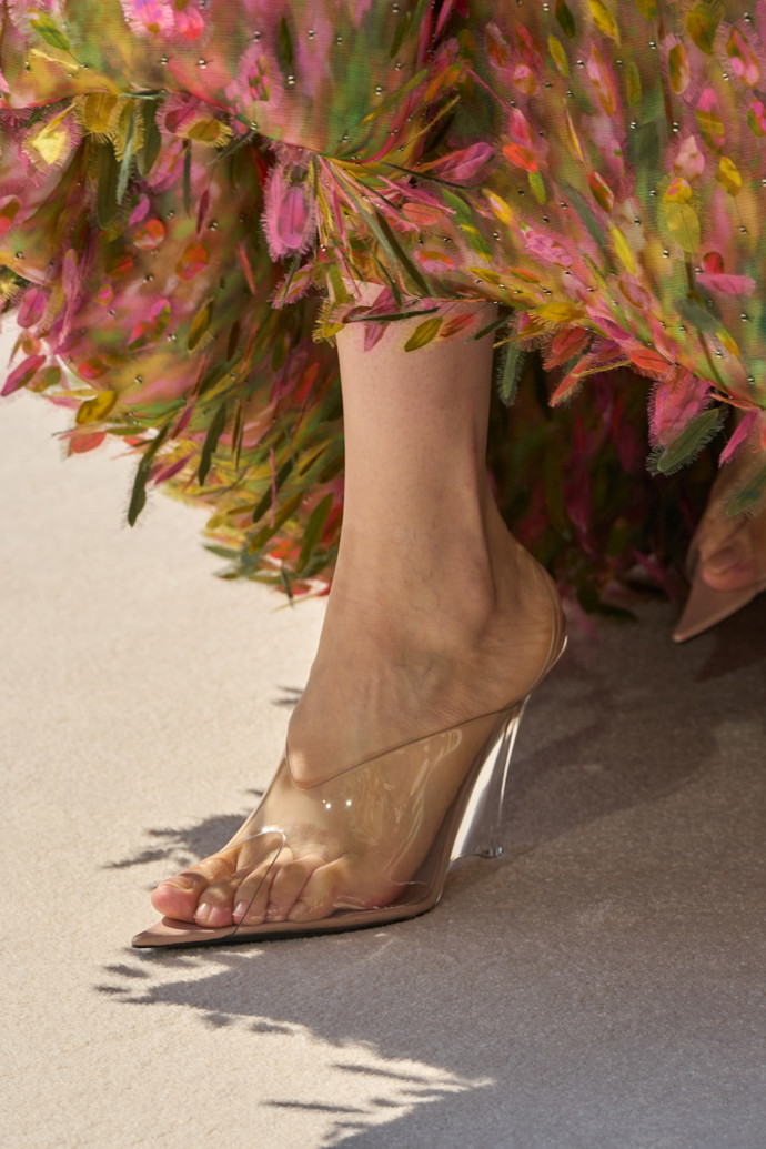 Balenciaga také upřednostnila přirozenou krásu Balenciaga také upřednostnila přirozenou krásu