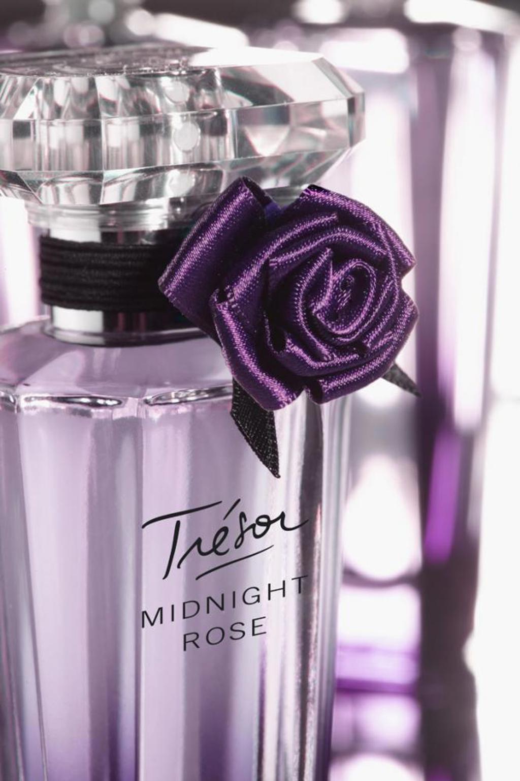 Trésor Midnight Rose vás provede uličkami noční Paříže Trésor Midnight Rose vás provede uličkami noční Paříže