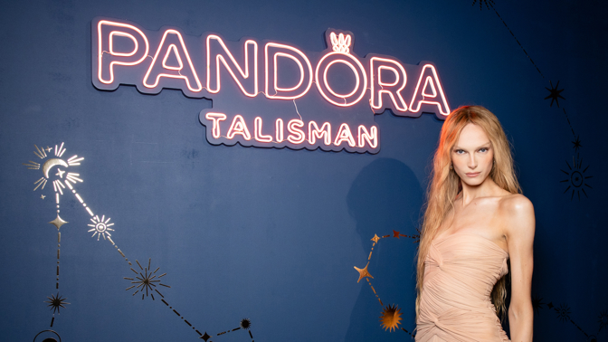Alex Consani, Pandora Talisman