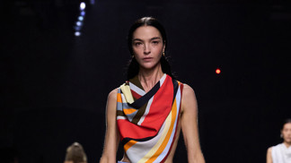 Jak nosit pruhy v roce 2025, inspiraceBottega Veneta, SS25