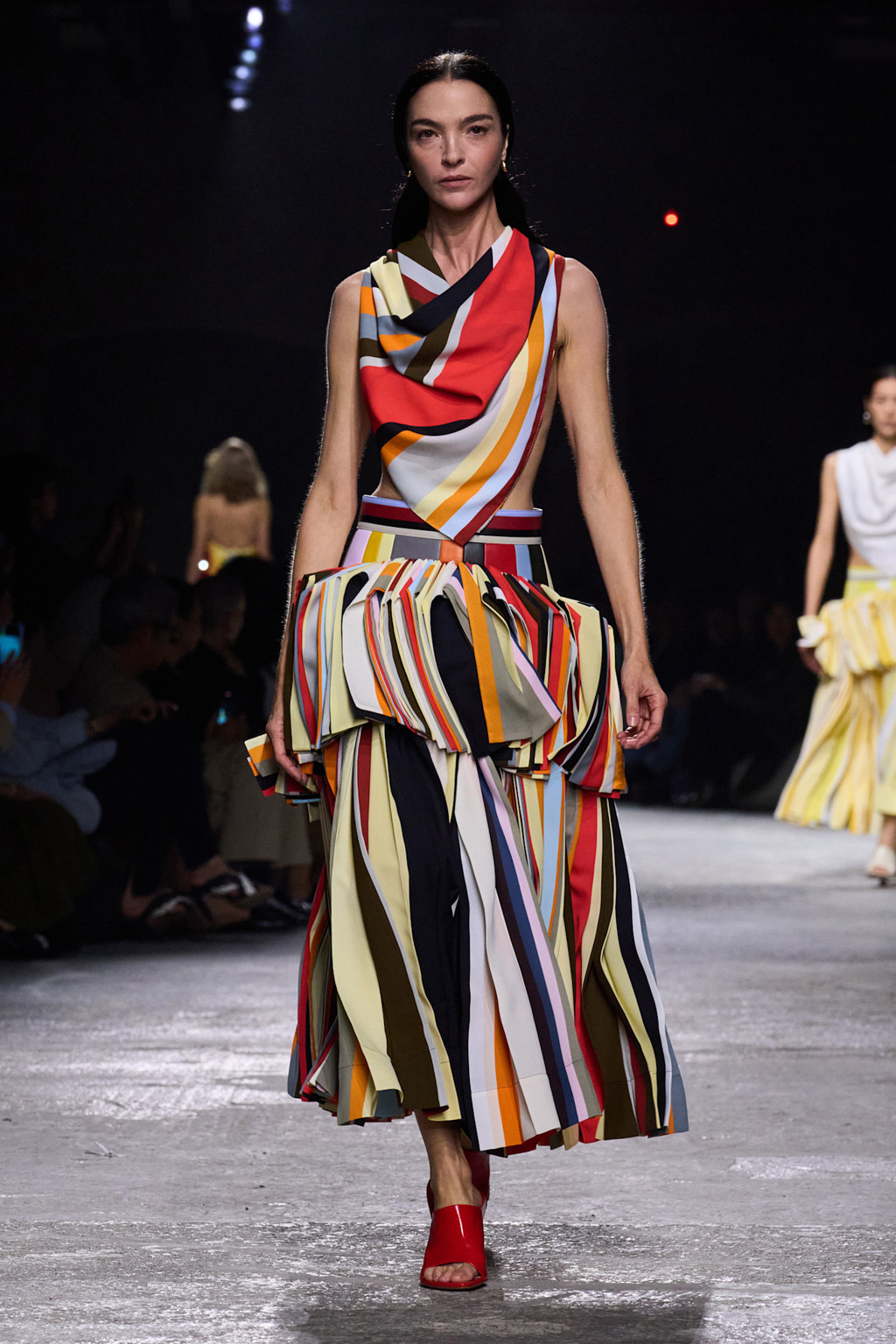 Jak nosit pruhy v roce 2025, inspiraceBottega Veneta, SS25