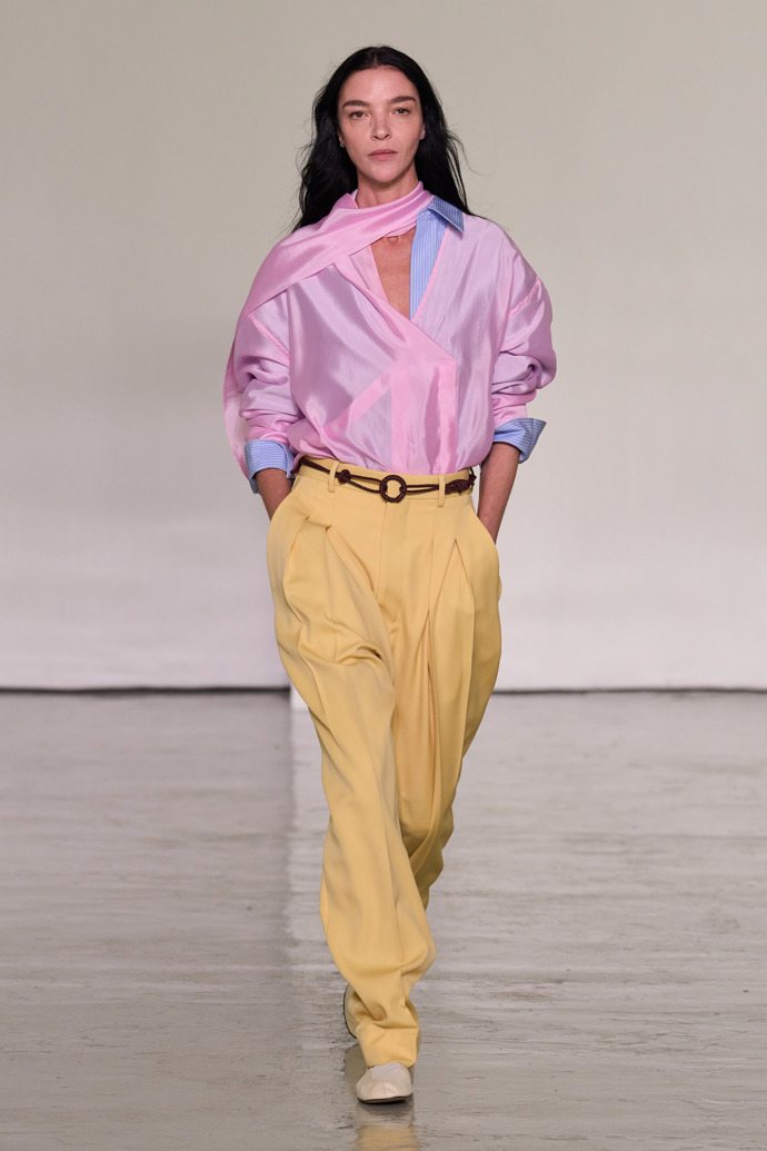 Módní předpověď z Itálie. Co budeme nosit příští rok podle trendů z Milána? Gucci vsadil na zralé ženy Módní předpověď z Itálie. Co budeme nosit příští rok podle trendů z Milána? Gucci vsadil na zralé ženy